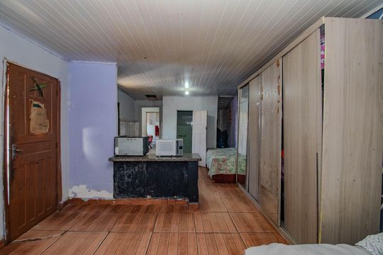 Suíte de casa à venda com 3 quartos, 102m² em Santa Rosa de Lima, Porto Alegre