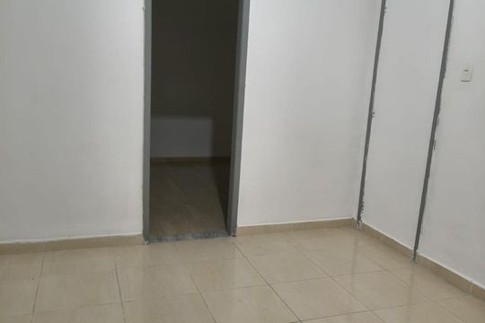 Sala de casa para alugar com 4 quartos, 90m² em Ramos, Rio de Janeiro