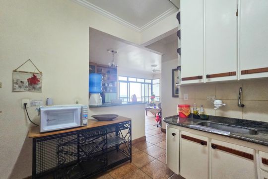 cozinha de apartamento para alugar com 2 quartos, 128m² em Centro, Guarujá