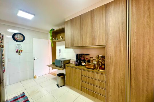 Cozinha de apartamento à venda com 3 quartos, 159m² em Vila Rosalia, Guarulhos