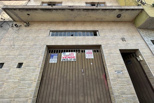 Fachada de casa à venda com 4 quartos, 210m² em Parque Belém, São Paulo