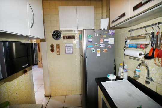 Cozinha de apartamento para alugar com 1 quarto, 38m² em Irajá, Rio de Janeiro