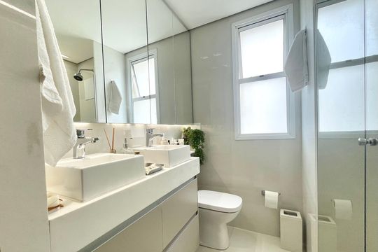 Banheiro de apartamento à venda com 3 quartos, 126m² em Vila da Serra, Nova Lima