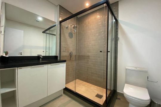 Banheiro  de apartamento para alugar com 1 quarto, 30m² em Centro Histórico, Porto Alegre