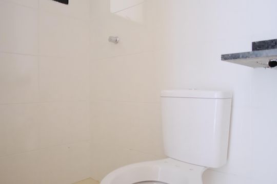Banheiro de apartamento à venda com 1 quarto, 30m² em Vila Carrão, São Paulo