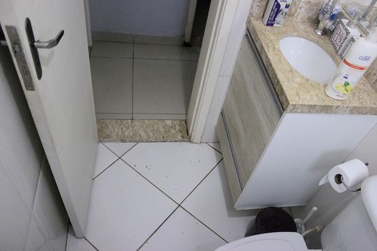 Banheiro de apartamento para alugar com 2 quartos, 44m² em Jardim Sao Luis (zona Norte), Guarulhos