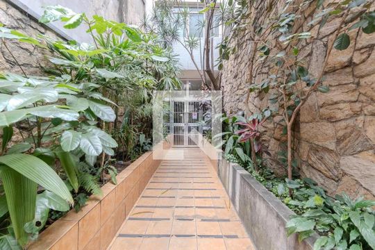 Área comum de kitnet/studio para alugar com 1 quarto, 30m² em Cerqueira César, São Paulo