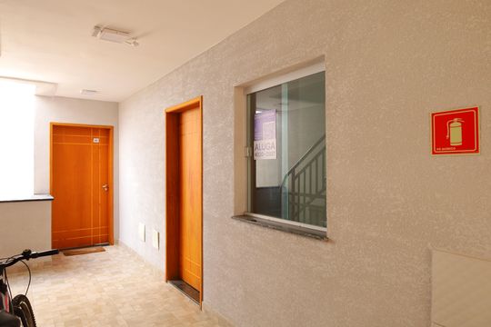 Área comum - Saguão do andar de apartamento para alugar com 1 quarto, 32m² em Vila Rosaria, São Paulo