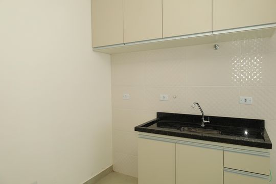 Cozinha de apartamento para alugar com 1 quarto, 32m² em Vila Rosaria, São Paulo