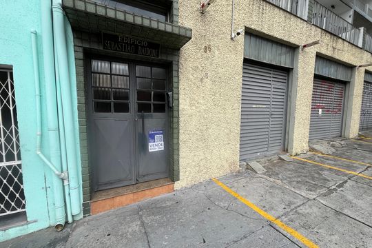 Fachada/Placa de apartamento à venda com 2 quartos, 94m² em Santa Ines, São Paulo