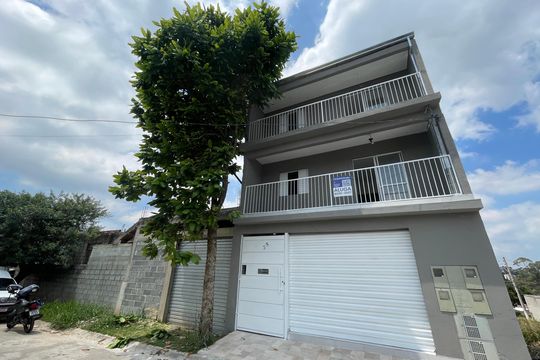 Fachada de casa para alugar com 1 quarto, 45m² em Nhambuca, Cotia
