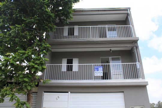 Fachada de casa para alugar com 1 quarto, 45m² em Nhambuca, Cotia