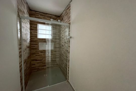 Banheiro de casa para alugar com 1 quarto, 45m² em Nhambuca, Cotia
