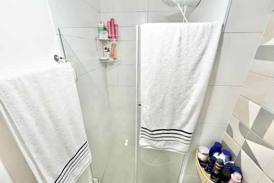 Banheiro de apartamento à venda com 2 quartos, 44m² em Vila Santa Maria, São Paulo