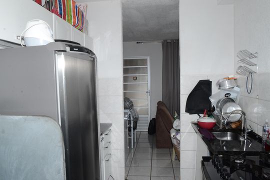 Cozinha e Área de Serviço de apartamento para alugar com 2 quartos, 43m² em Vista do Sol, Belo Horizonte