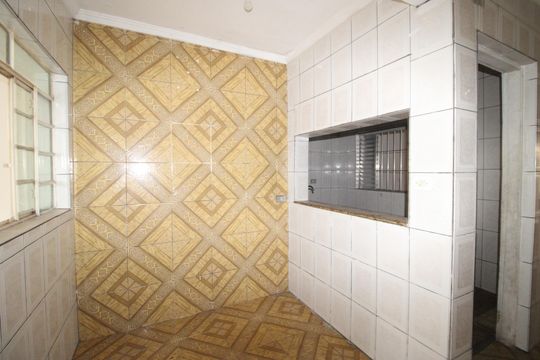 Corredor interno de casa para alugar com 2 quartos, 120m² em Vila Cosmopolita, São Paulo