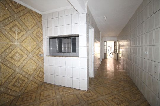 Corredor interno de casa para alugar com 2 quartos, 120m² em Vila Cosmopolita, São Paulo