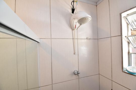 Banheiro de casa para alugar com 2 quartos, 59m² em Bairro Alto, Curitiba