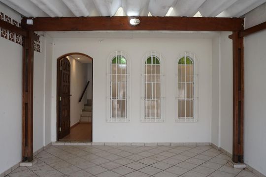 Garagem de casa à venda com 2 quartos, 90m² em Cidade Maia, Guarulhos
