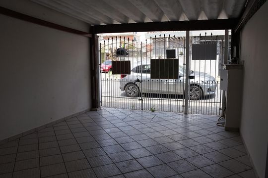 Garagem de casa à venda com 2 quartos, 90m² em Cidade Maia, Guarulhos