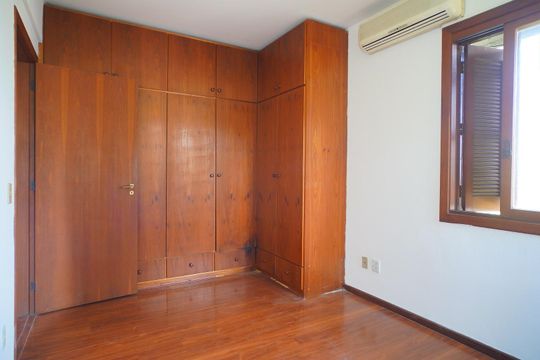 Quarto 1 de apartamento para alugar com 3 quartos, 162m² em Petrópolis, Porto Alegre