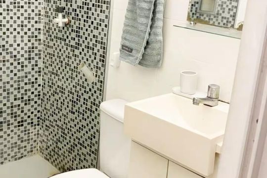 Banheiro de apartamento à venda com 1 quarto, 24m² em Centro, Rio de Janeiro
