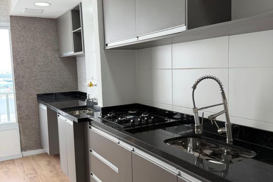Cozinha de apartamento para alugar com 2 quartos, 55m² em Vila das Bandeiras, Guarulhos