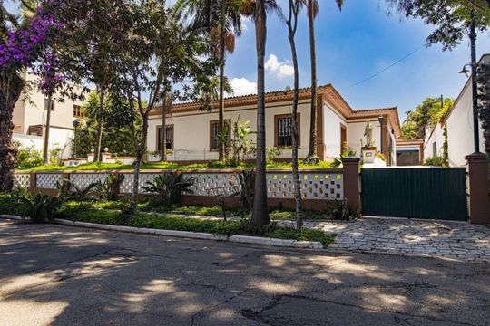 Casa à venda com 4 quartos, 460m² em Alto de Pinheiros, São Paulo
