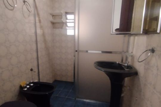Banheiro de casa à venda com 3 quartos, 132m² em Centro, Diadema