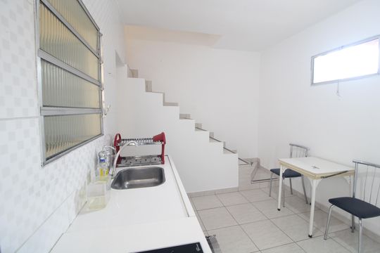 Cozinha de casa para alugar com 2 quartos, 65m² em Campininha, São Paulo