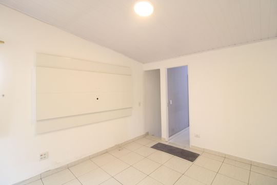 Sala de casa para alugar com 2 quartos, 65m² em Campininha, São Paulo