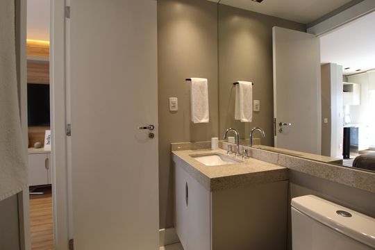 Banheiro da Suíte de kitnet/studio para alugar com 1 quarto, 29m² em Itaim Bibi, São Paulo