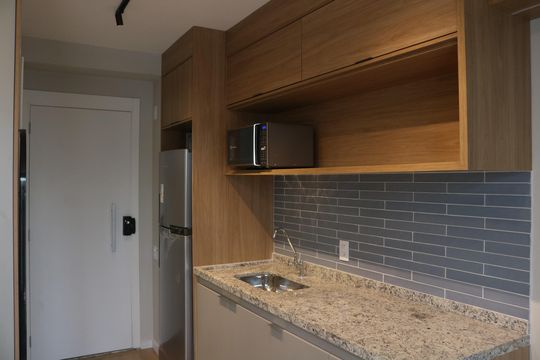 Cozinha de apartamento para alugar com 1 quarto, 27m² em Água Branca, São Paulo