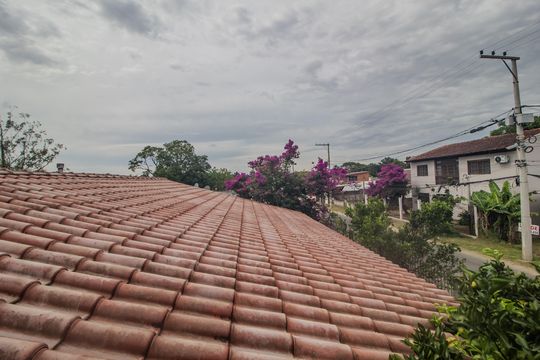 Vista de casa à venda com 4 quartos, 235m² em Restinga, Porto Alegre