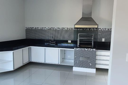 Casa para alugar com 3 quartos, 298m² em Morada dos Pássaros, Barueri
