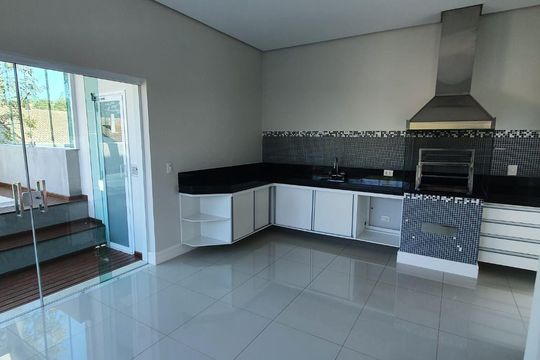 Casa para alugar com 3 quartos, 298m² em Morada dos Pássaros, Barueri