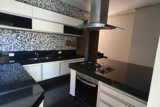 Casa para alugar com 3 quartos, 298m² em Morada dos Pássaros, Barueri
