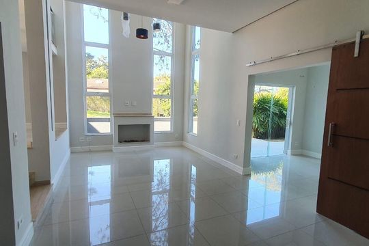 Casa para alugar com 3 quartos, 298m² em Morada dos Pássaros, Barueri