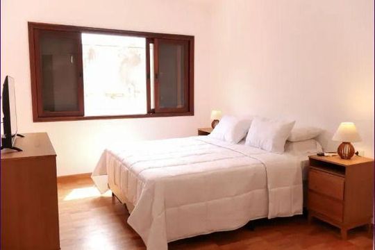 Casa para alugar com 4 quartos, 450m² em Jardim das Bandeiras, São Paulo