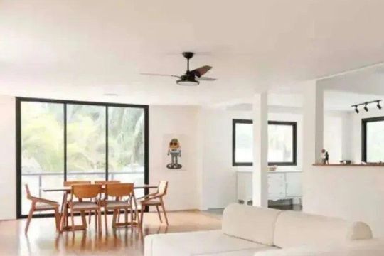Casa para alugar com 4 quartos, 450m² em Jardim das Bandeiras, São Paulo