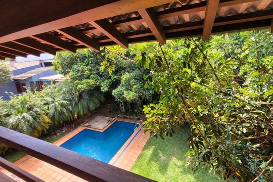 Casa para alugar com 4 quartos, 269m² em Morada dos Pássaros, Barueri