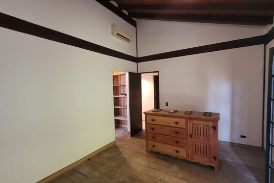 Casa à venda com 4 quartos, 269m² em Morada dos Pássaros, Barueri
