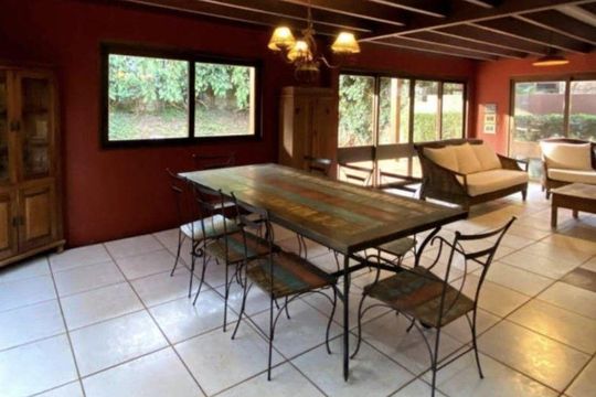 Casa para alugar com 4 quartos, 269m² em Morada dos Pássaros, Barueri