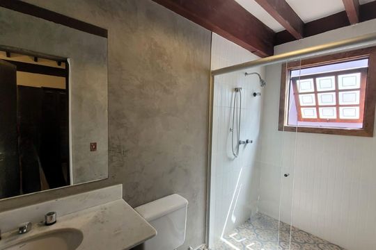 Casa para alugar com 4 quartos, 269m² em Morada dos Pássaros, Barueri