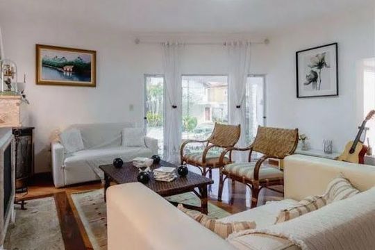 Casa para alugar com 3 quartos, 276m² em Morada dos Pássaros, Barueri