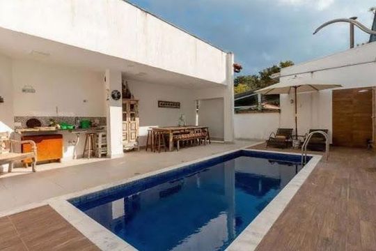 Casa para alugar com 3 quartos, 276m² em Morada dos Pássaros, Barueri