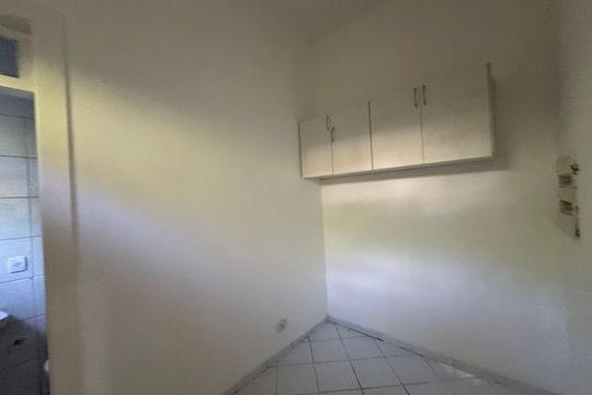 Área de Serviço de casa para alugar com 4 quartos, 322m² em Morada dos Pássaros, Barueri