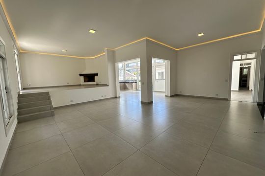 Casa para alugar com 4 quartos, 322m² em Morada dos Pássaros, Barueri