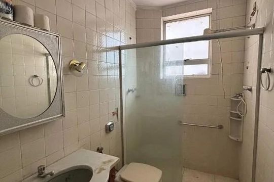 Banheiro de apartamento à venda com 3 quartos, 118m² em Centro Histórico, Porto Alegre