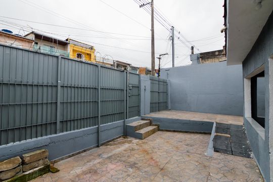 Quintal de casa para alugar com 2 quartos, 150m² em Jardim Santa Cecilia, Guarulhos